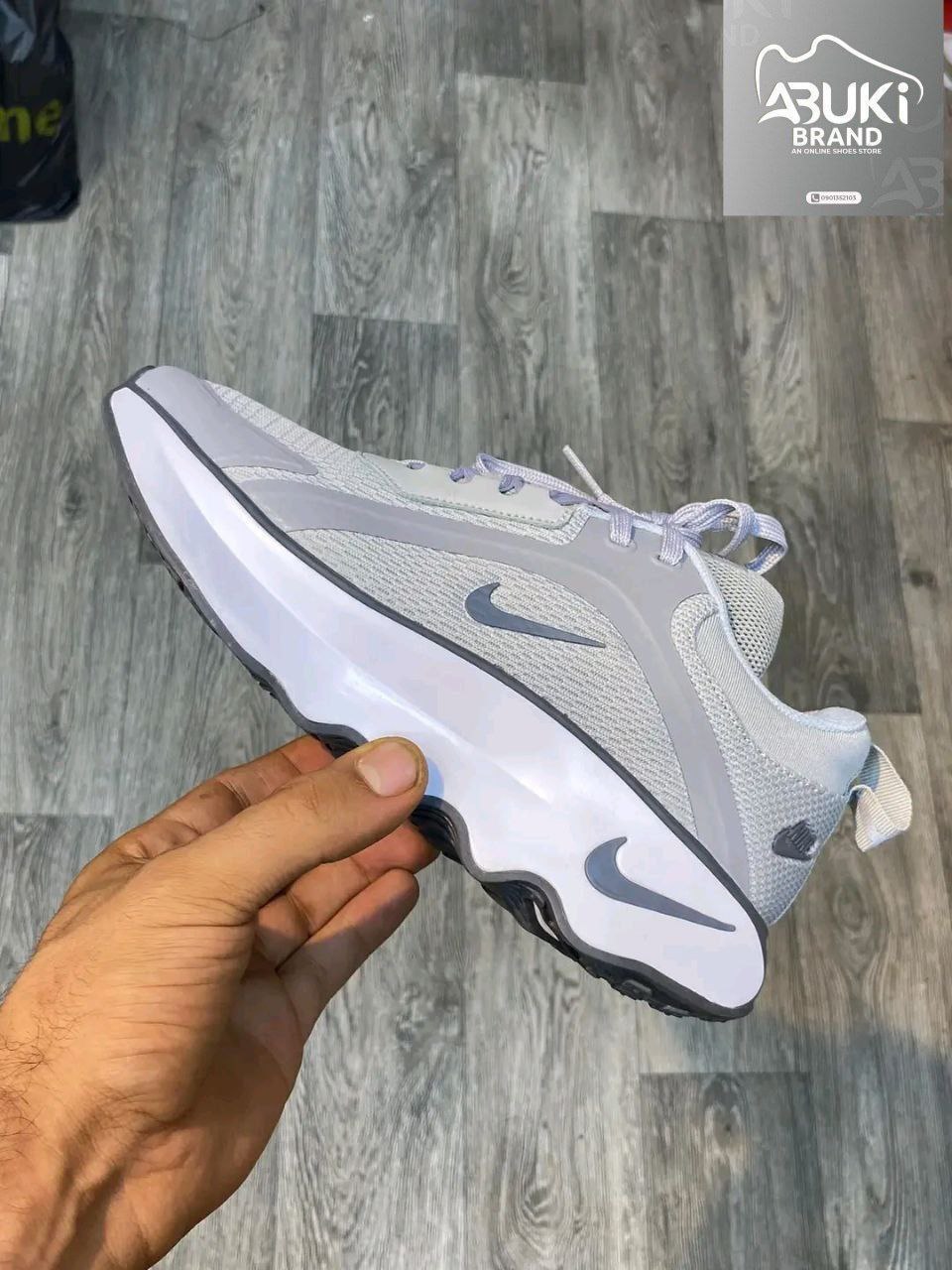 Shoe